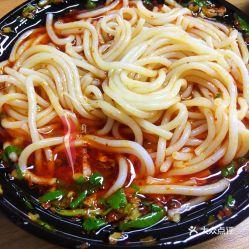 牛肉米线图片大全,诱人美食图鉴，尽享舌尖上的美味