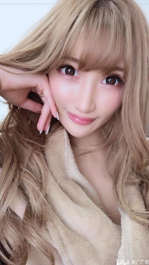 日本演员爱佳,日本影视界的璀璨星辰